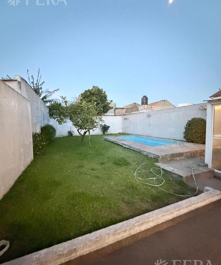 Foto de Venta casa 6 ambientes con piscina en Sarandí, imagen 3