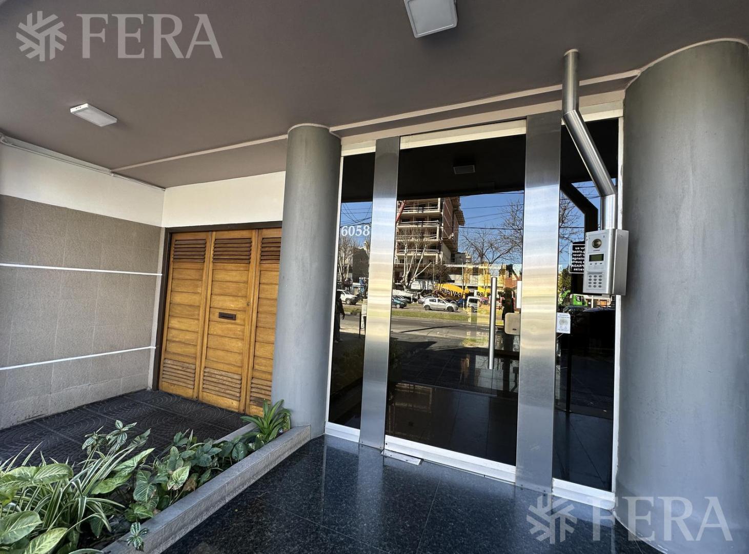 Foto de Venta departamento 4 ambientes con cochera y balcón en Wilde, imagen 1