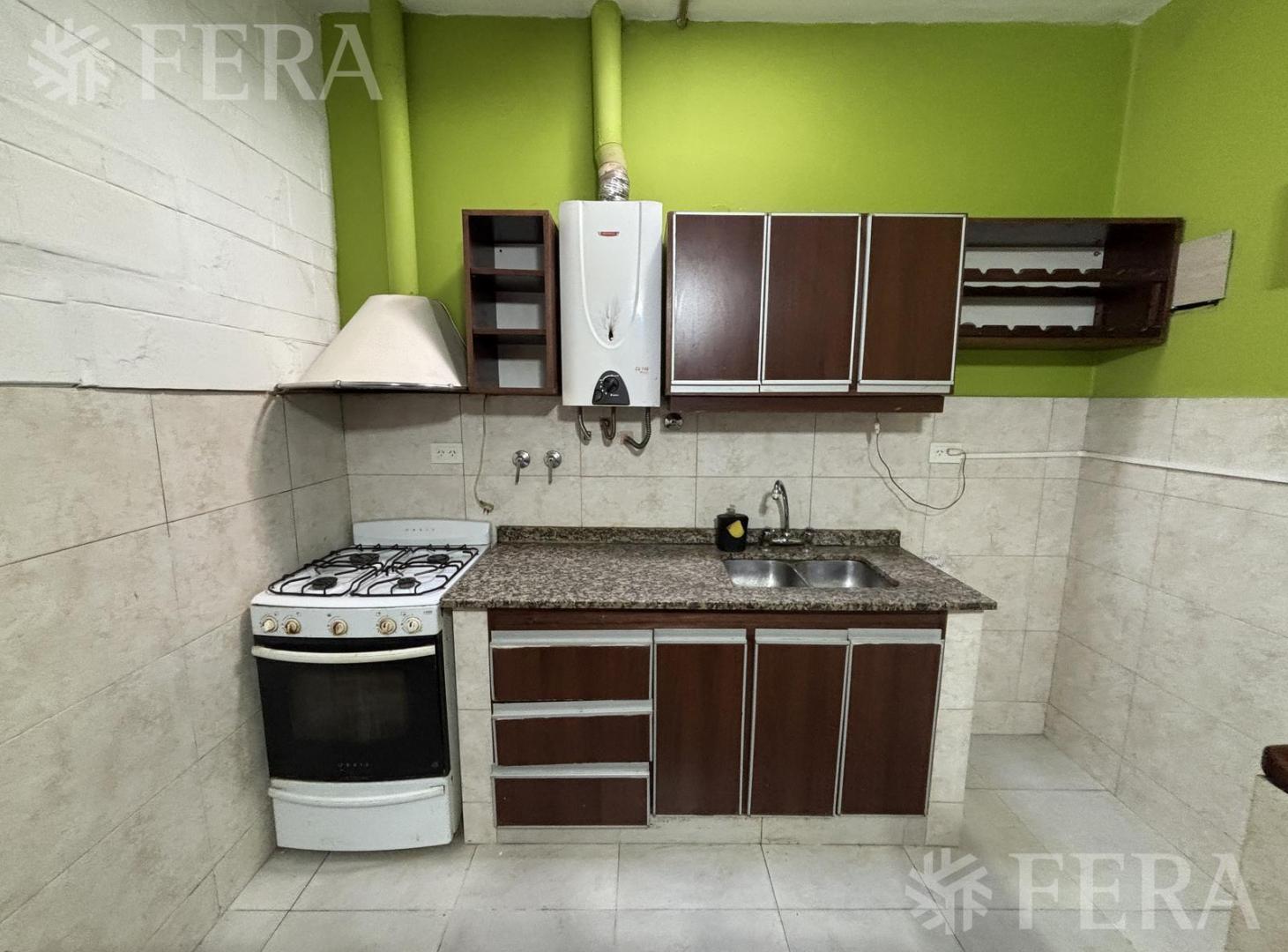 Foto de Alquiler de PH 4 ambientes con patio con parrilla en Bernal Oeste, imagen 4
