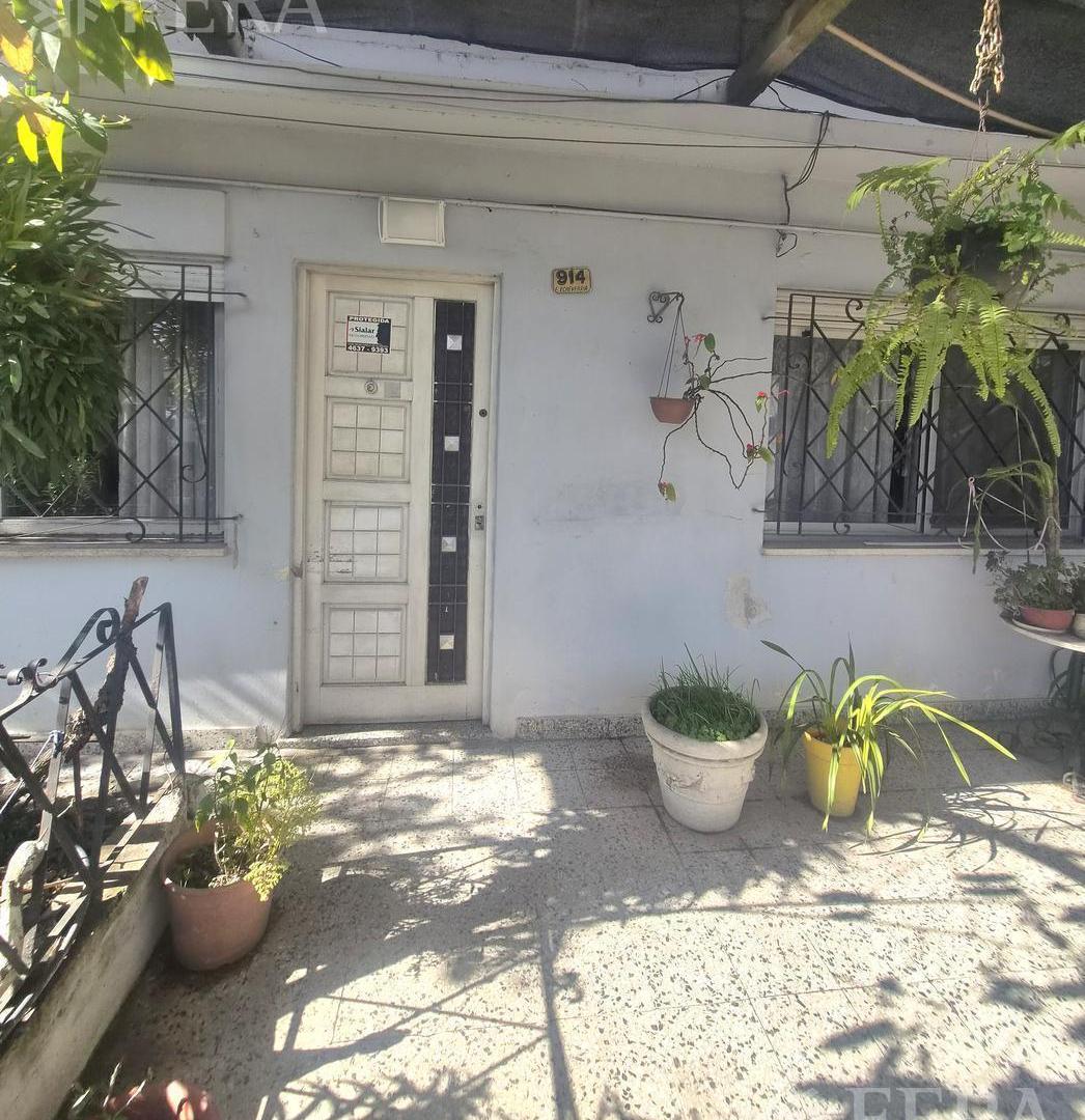 Foto de Venta PH 5 ambientes con local en Wilde, imagen 1