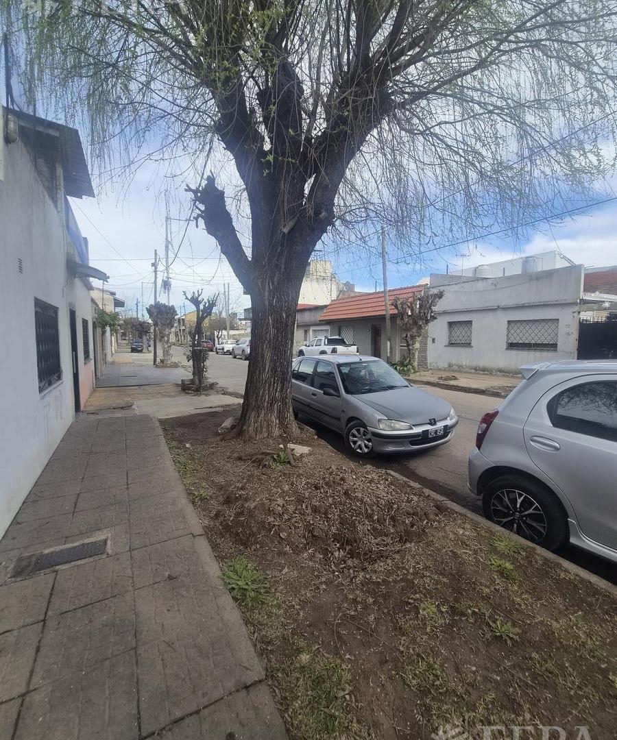 Foto de Venta PH 5 ambientes con local en Wilde, imagen 5