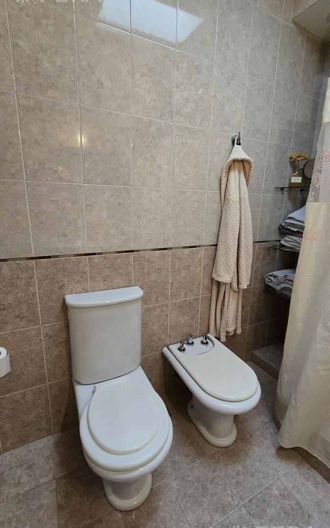 Foto de Venta PH 4 ambientes con jardín y cochera en Bernal Oeste, imagen 1