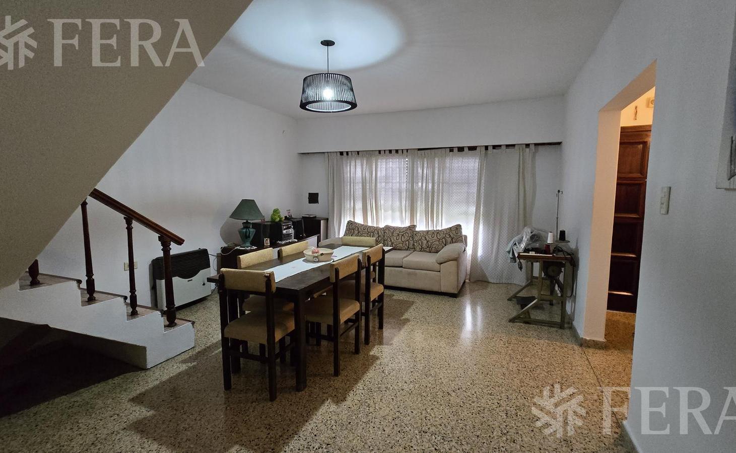 Foto de Venta PH 4 ambientes con jardín y cochera en Bernal Oeste, imagen 4