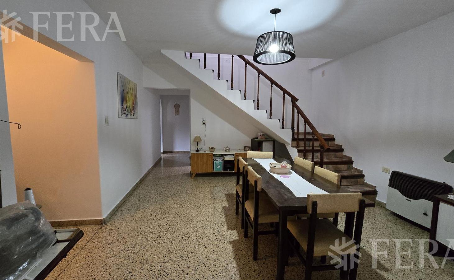 Foto de Venta PH 4 ambientes con jardín y cochera en Bernal Oeste, imagen 5