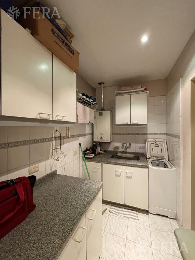 Foto de Venta casa 5 ambientes con cochera, quincho y fondo libre con piscina, imagen 1