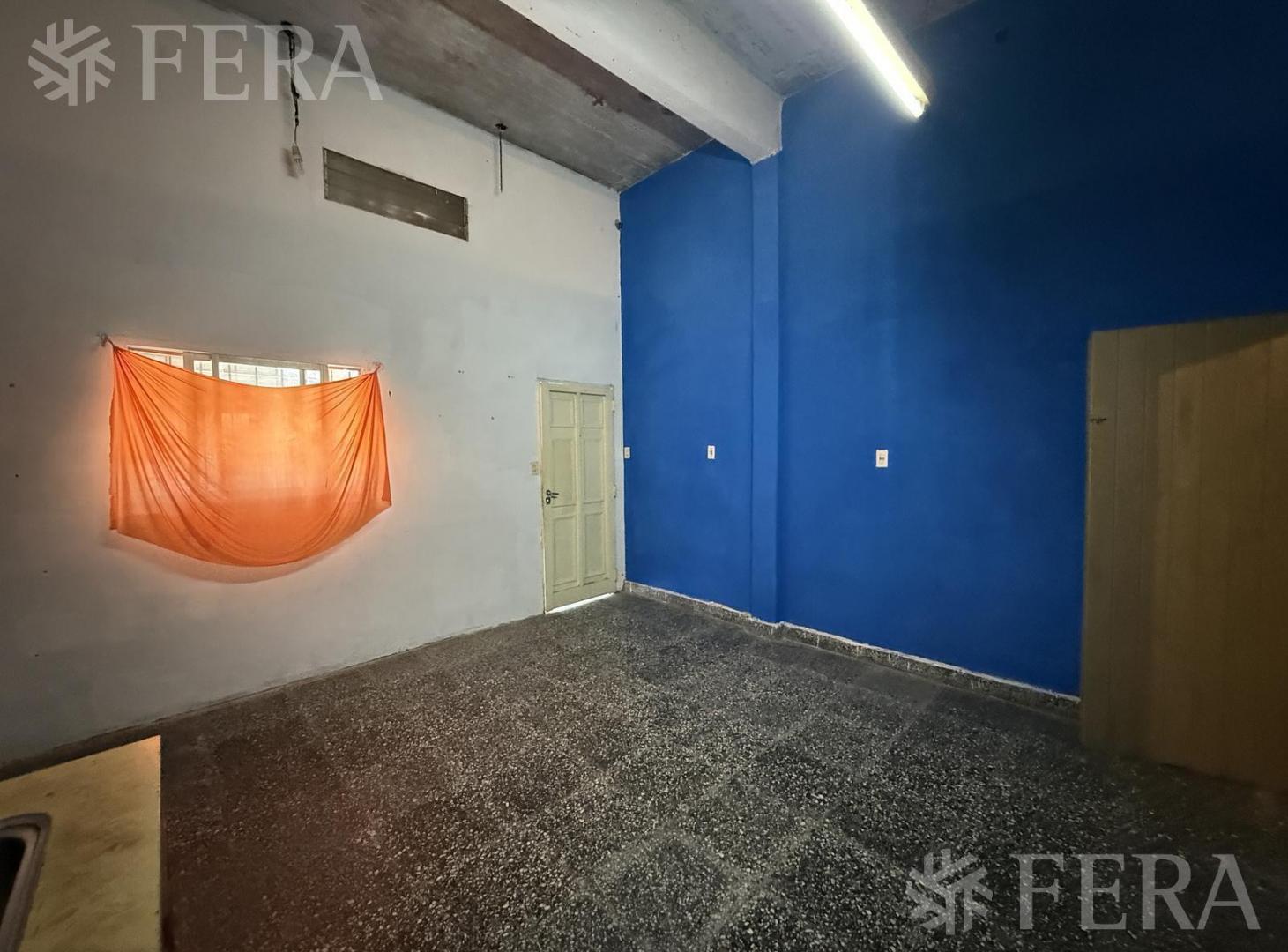 Venta casa multifamiliar con jardín en San Francisco Solano