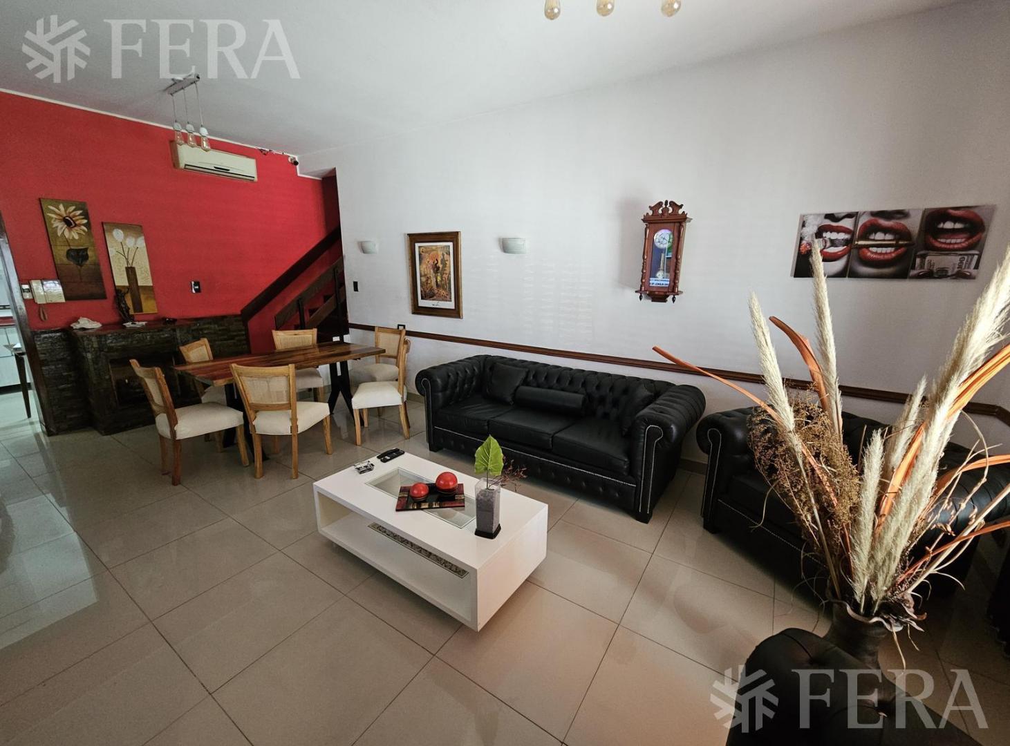 Foto de Venta casa 6 ambientes con cochera y quincho en Avellaneda, imagen 2
