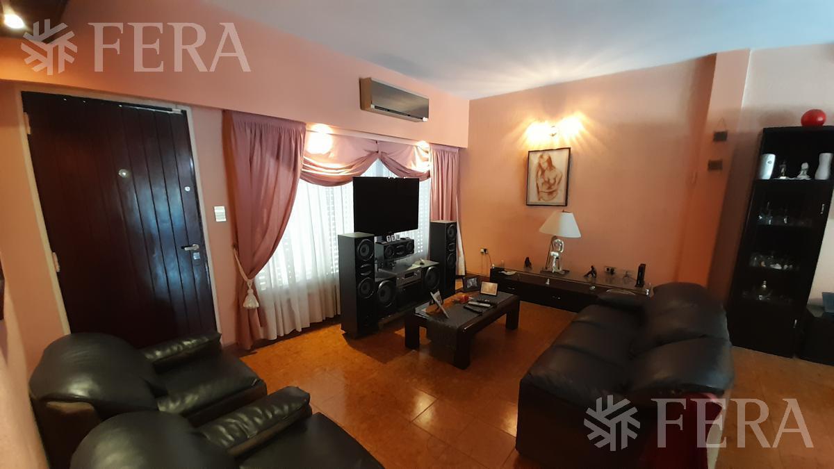 Foto de Venta casa 5 ambientes con cochera, galería, quincho y piscina en, imagen 3
