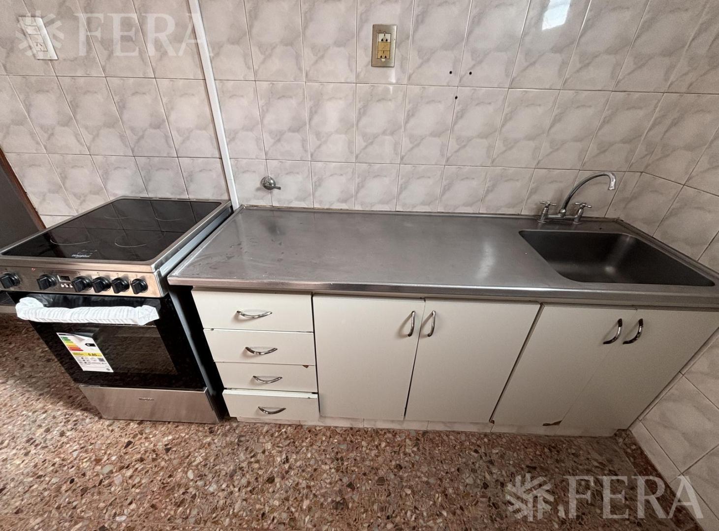 Foto de Alquiler PH 3 ambientes con terraza en Sarandi, imagen 1