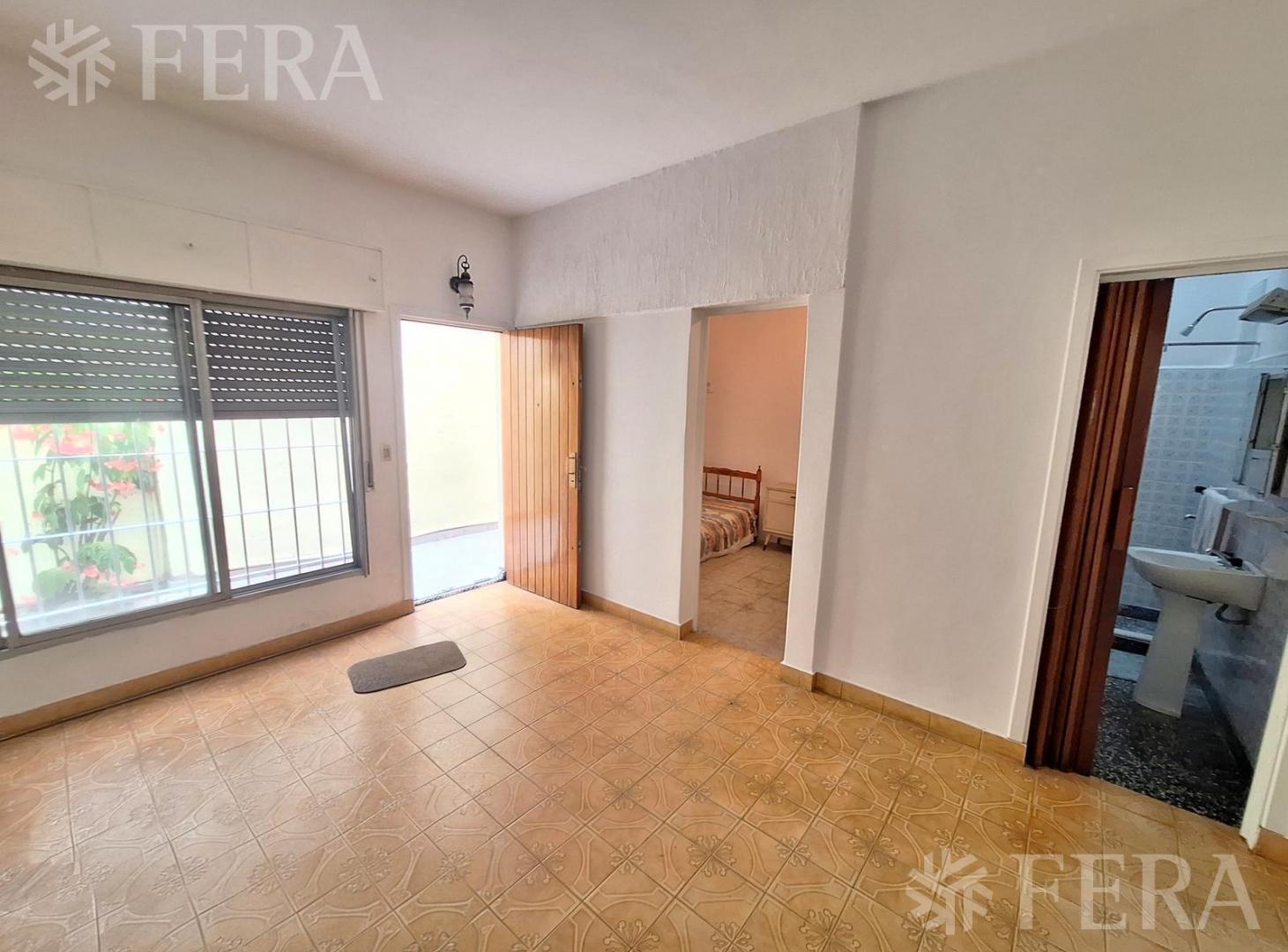 Foto de Venta PH 3 ambientes con patio en Wilde, imagen 2