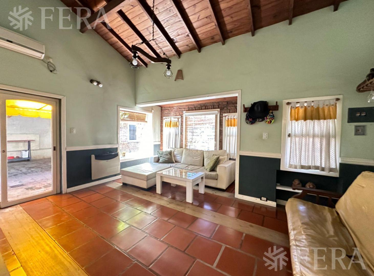 Foto de Venta casa 4 ambientes con cochera y fondo libre con piscina en, imagen 4