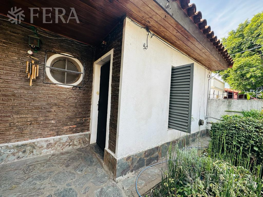 Foto de Venta de Casa 4 ambientes con cochera y fondo libre en Quilmes Oeste, imagen 5