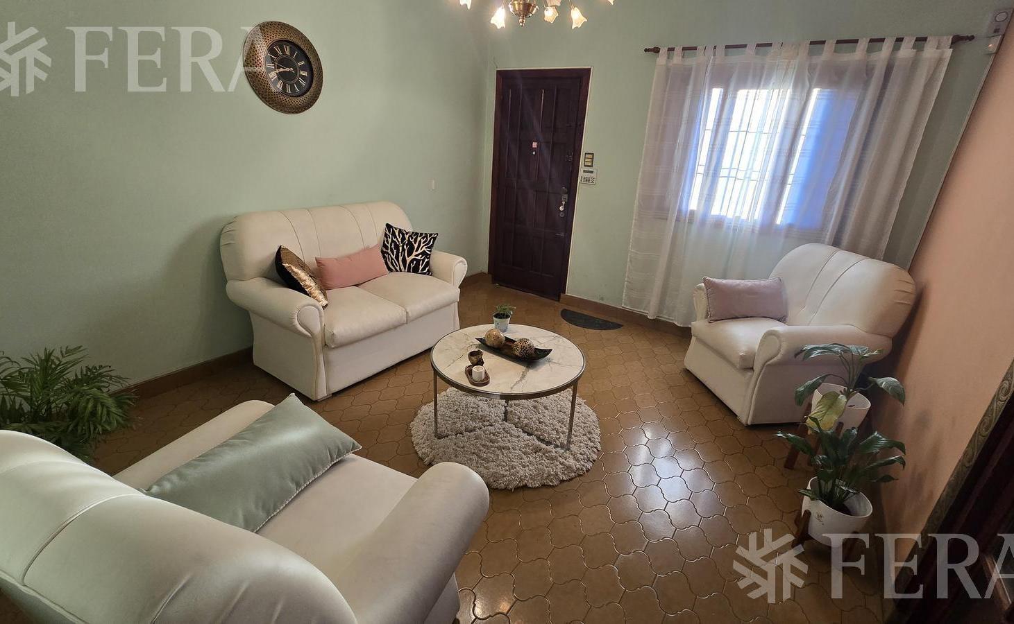 Foto de Venta casa 5 ambientes con cochera, patio con parrilla y terraza en Don, imagen 3