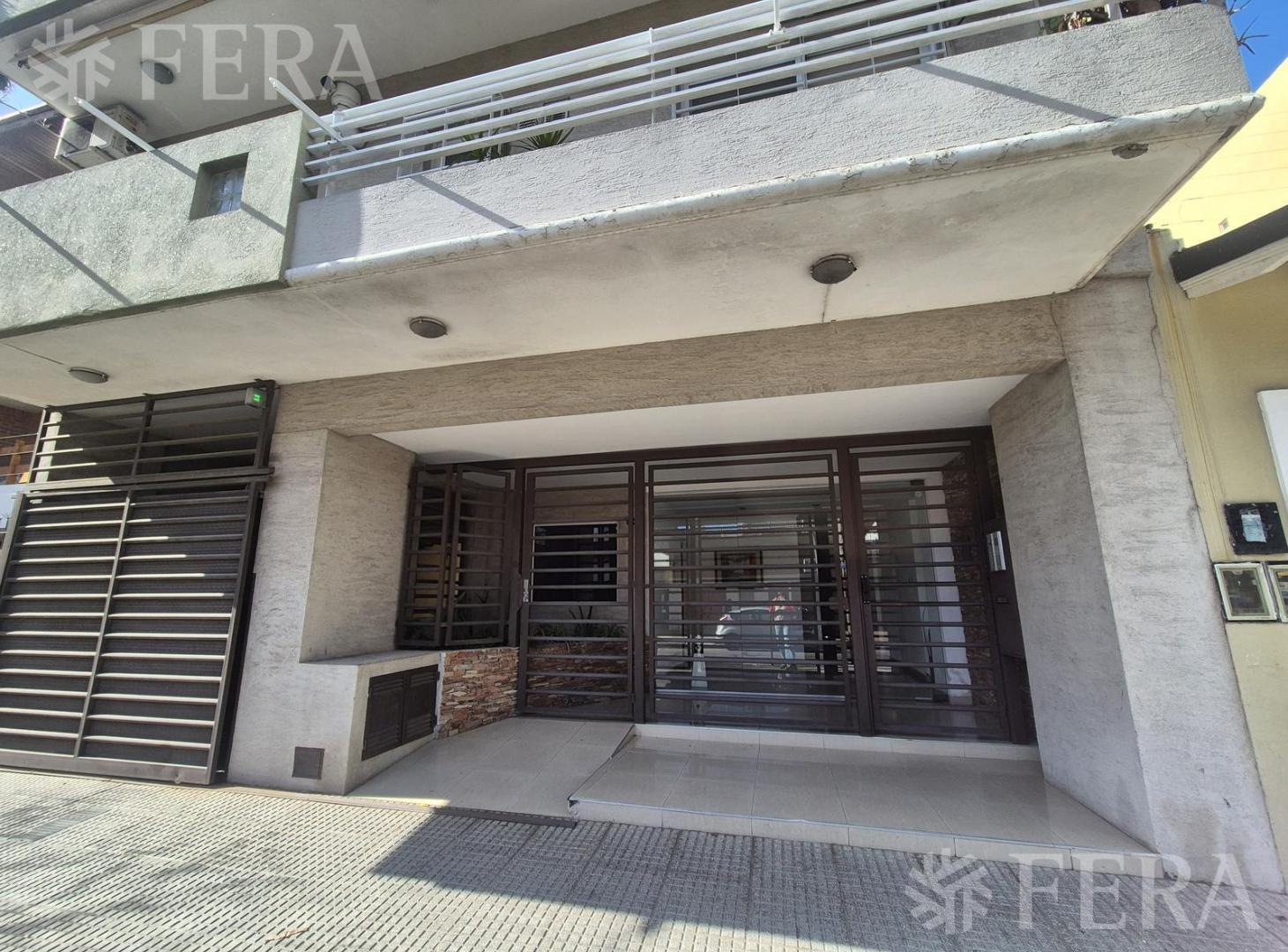 Foto de Venta departamento 3 ambientes con balcón en Wilde, imagen 2