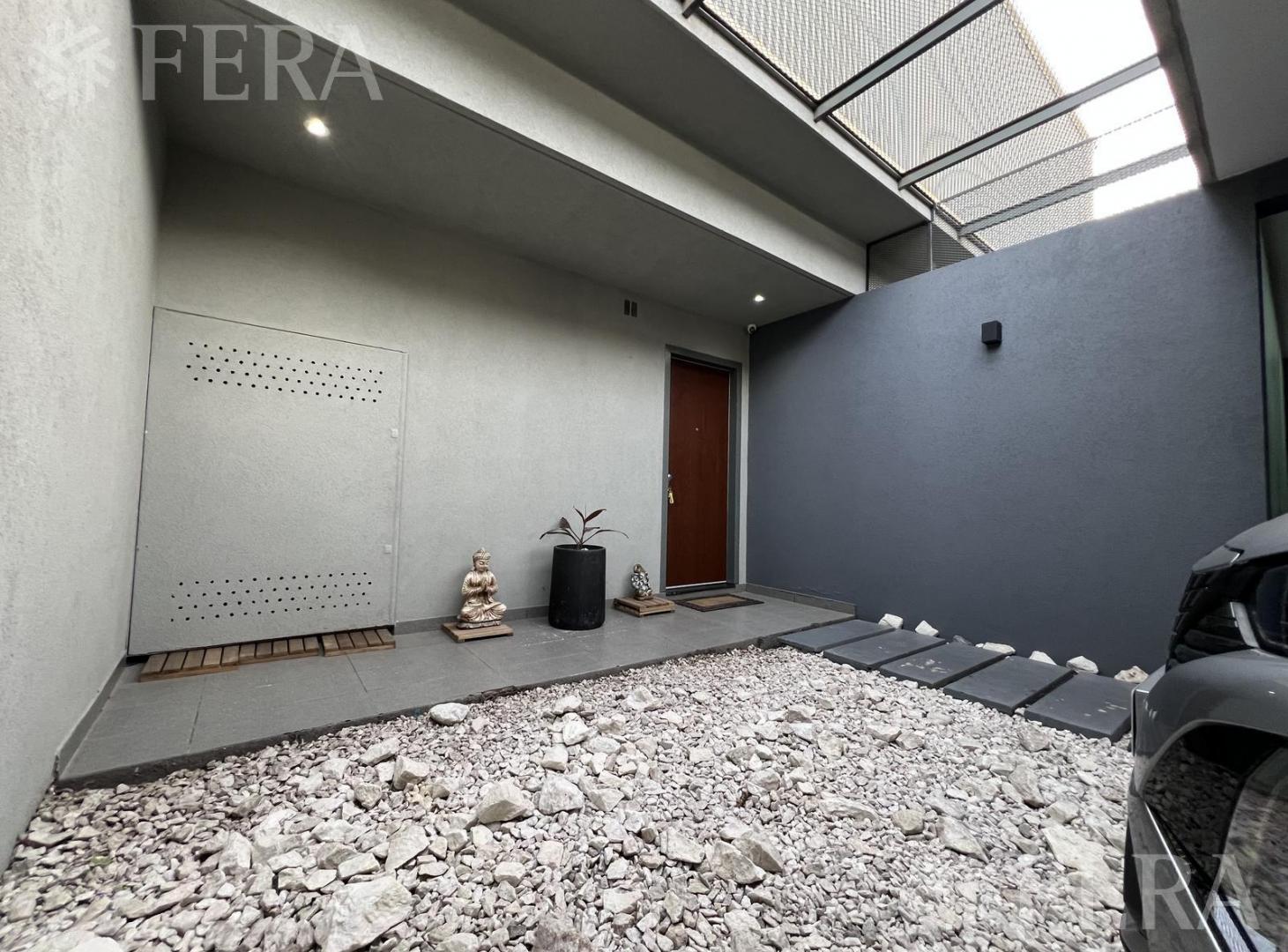 Foto de Venta casa 5 ambientes con cochera y piscina en Wilde, imagen 5