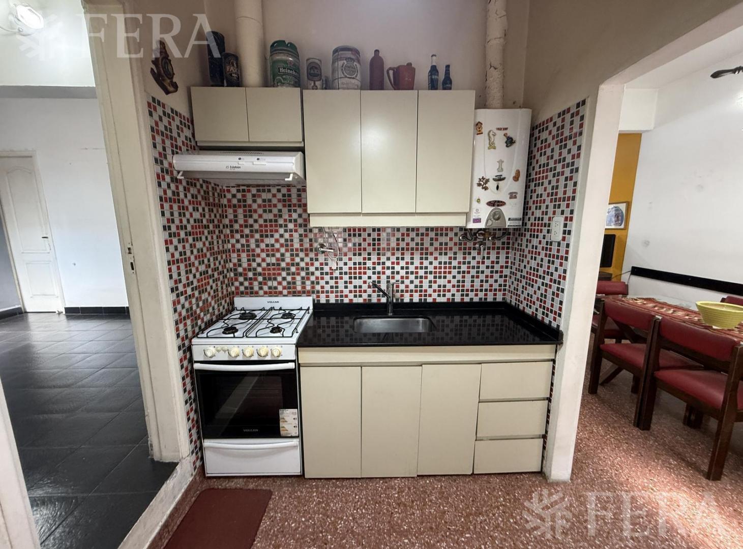 Foto de Venta PH 3 ambientes con terraza en Sarandi, imagen 2