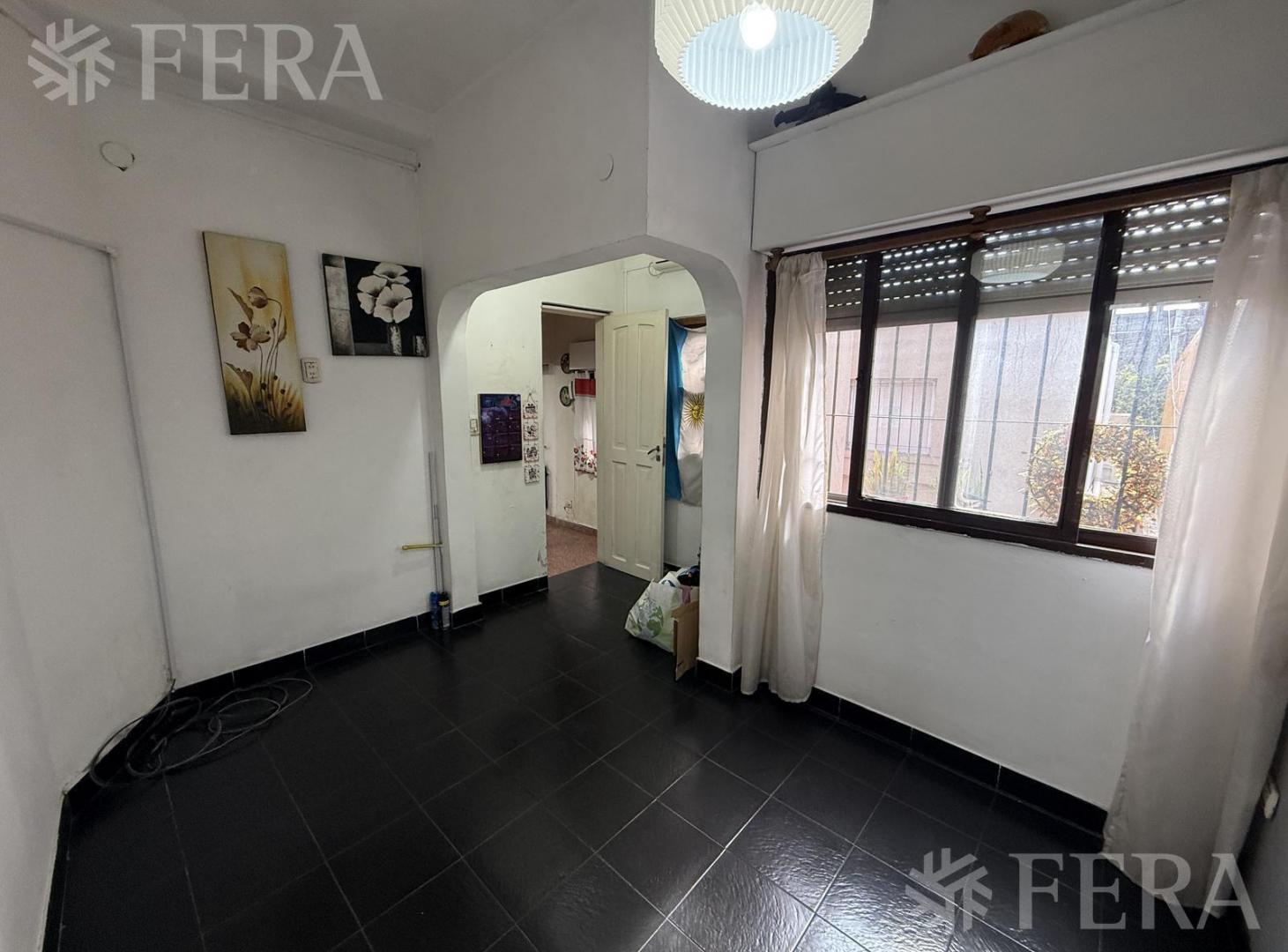 Foto de Venta PH 3 ambientes con terraza en Sarandi, imagen 1