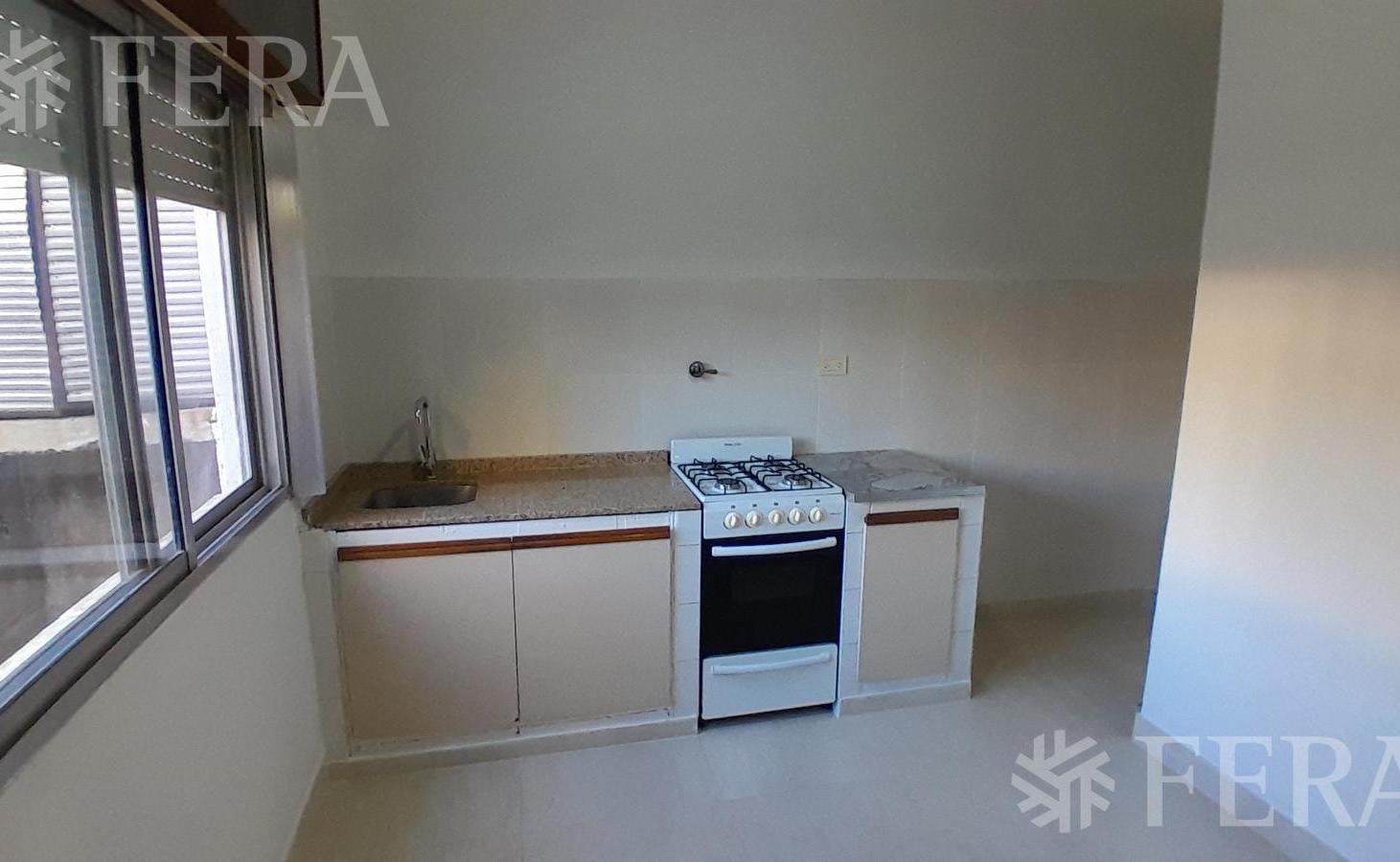 Foto de Alquiler PH 4 ambientes con patio en Villa Dominico, imagen 2