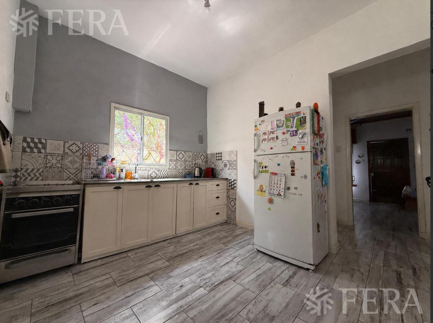 Foto de Venta Casa 3 ambientes con cochera y patio en Bernal, imagen 4