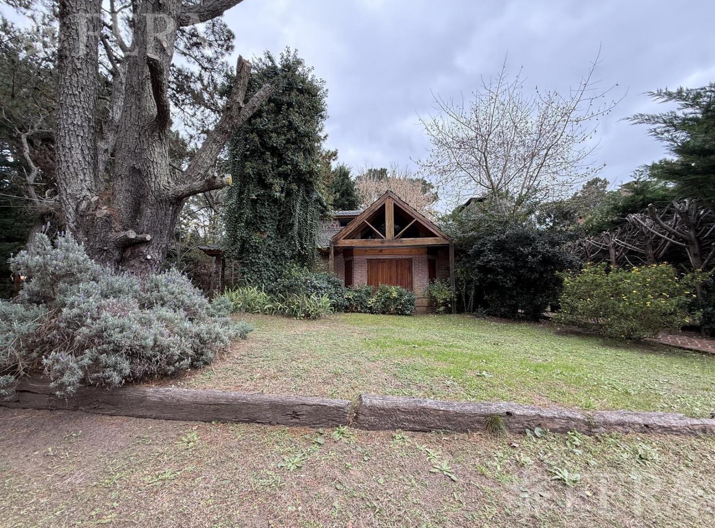 Foto de Venta de Cabañas en Costa Del Este, imagen 1
