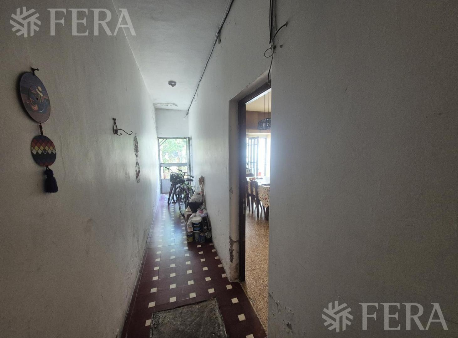 Foto de Venta casa para dos familias con patio en Wilde, imagen 1