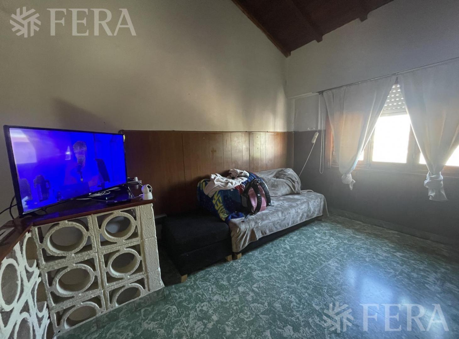 Foto de Venta PH 2 ambientes con patio en Sarandí, imagen 1
