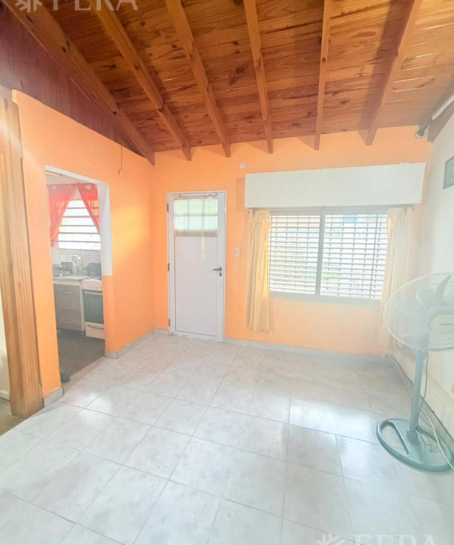 Foto de Venta casa 3 ambientes con jardín y cochera en Ezpeleta, imagen 4