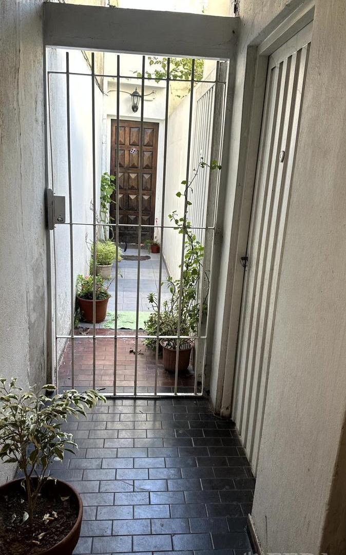 Foto de Venta PH 3 ambientes con patio en Villa Dominico, imagen 1