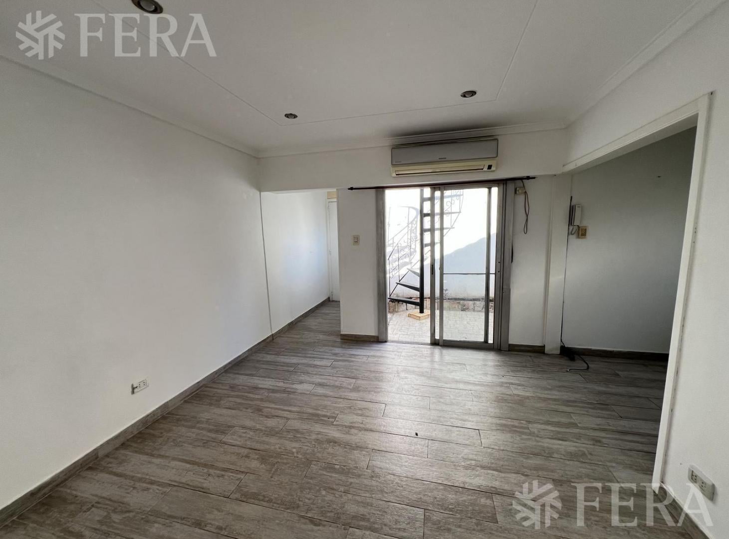 Foto de Venta PH 3 ambientes con patio en Wilde, imagen 1