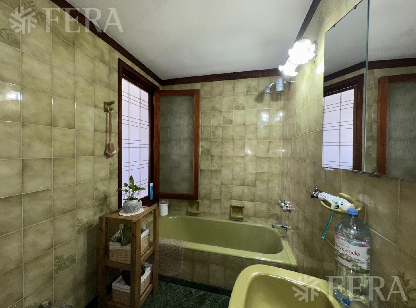 Foto de Venta casa 4 ambientes con cochera y piscina en Wilde, imagen 3