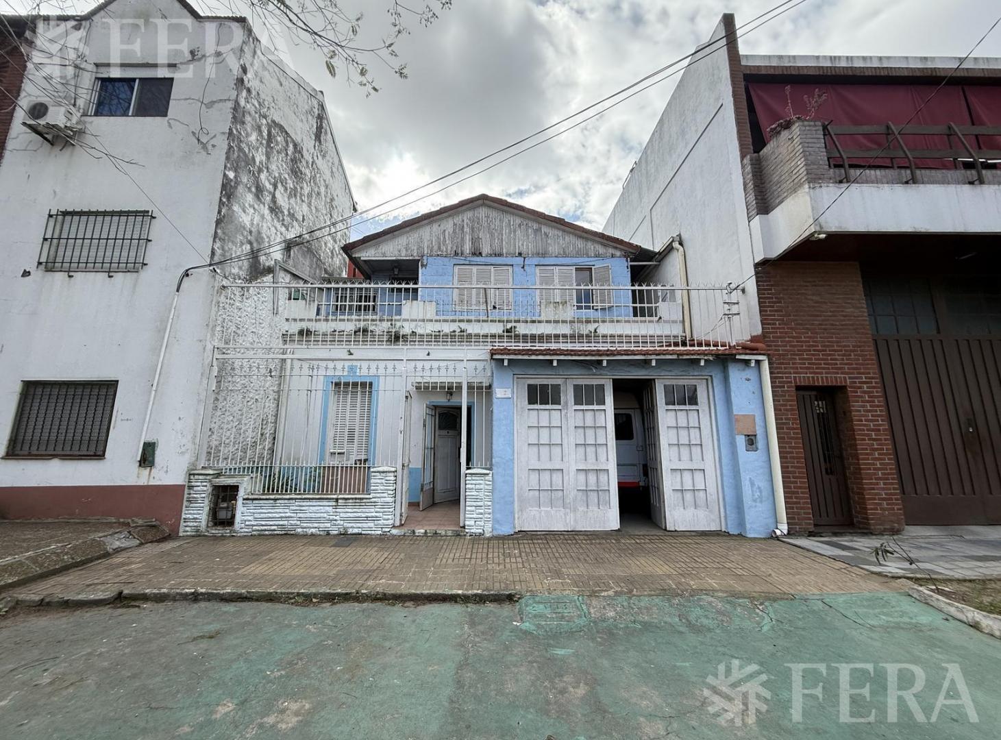 Foto de Venta casa 6 ambientes con cochera en Villa Dominico, imagen 2