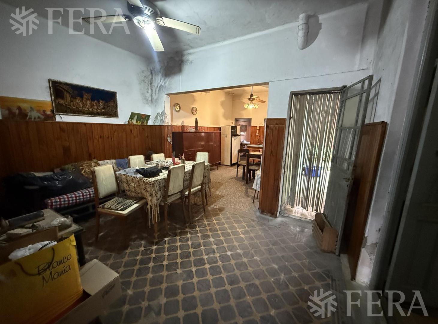 Foto de Venta casa 6 ambientes con cochera en Villa Dominico, imagen 3