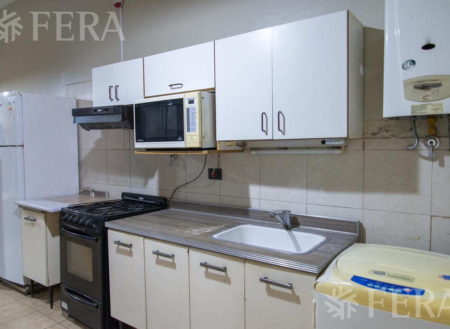 Foto de Venta PH 2 ambientes con patio en Sarandi, imagen 4