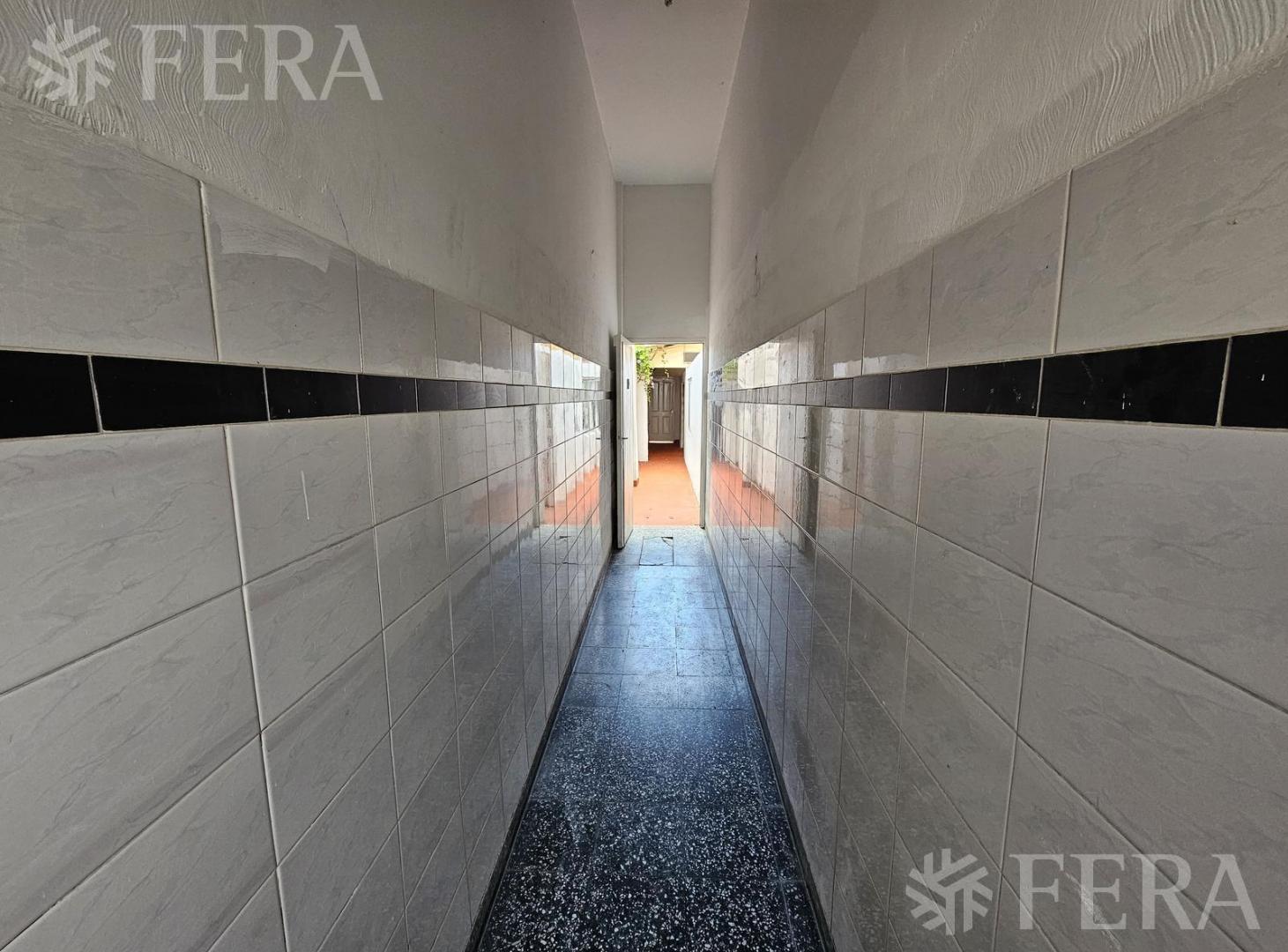 Foto de Venta de PH 4 ambientes con cochera en Wilde, imagen 2