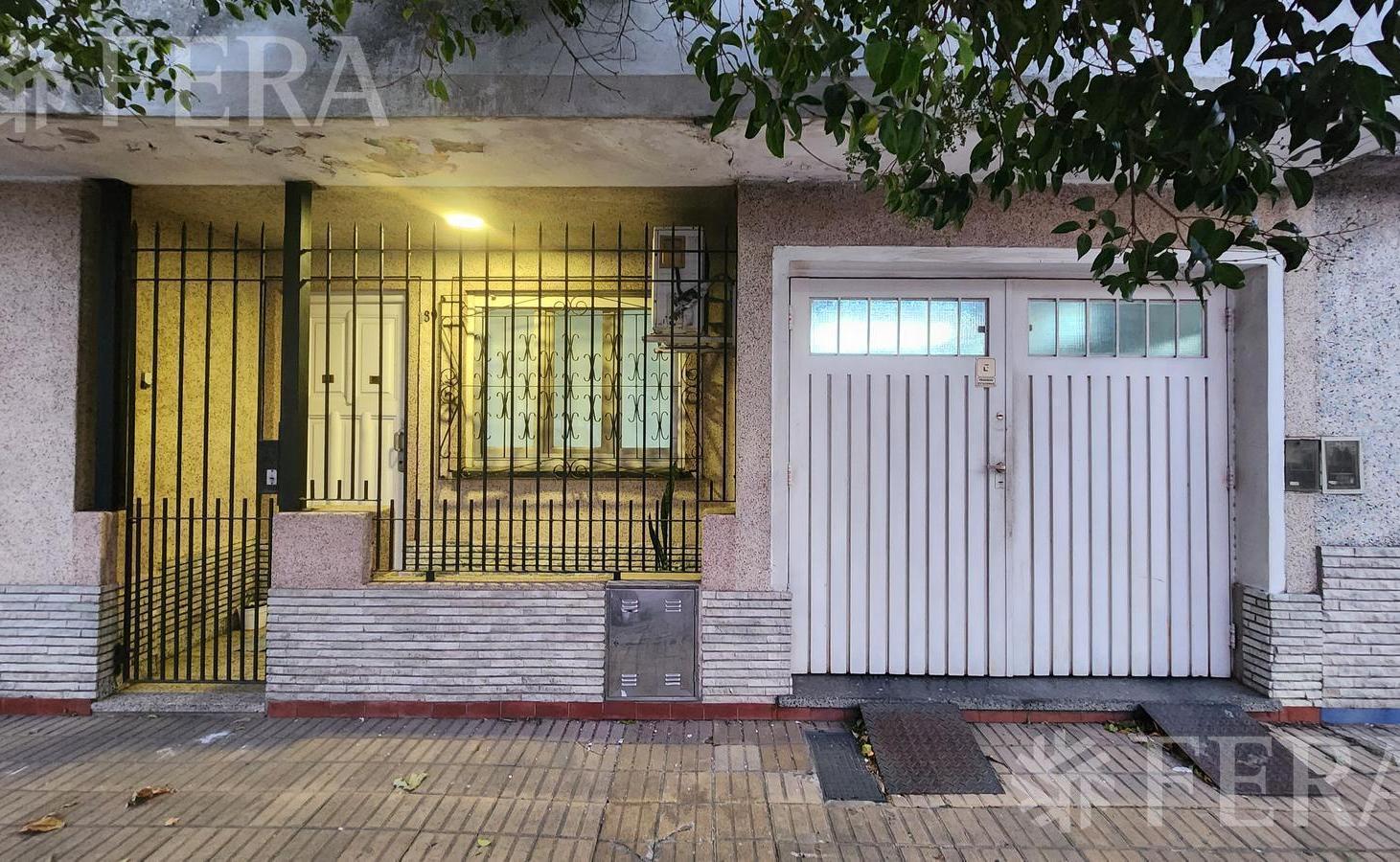 Foto de Venta casa 5 ambientes con cochera en Wilde, imagen 1