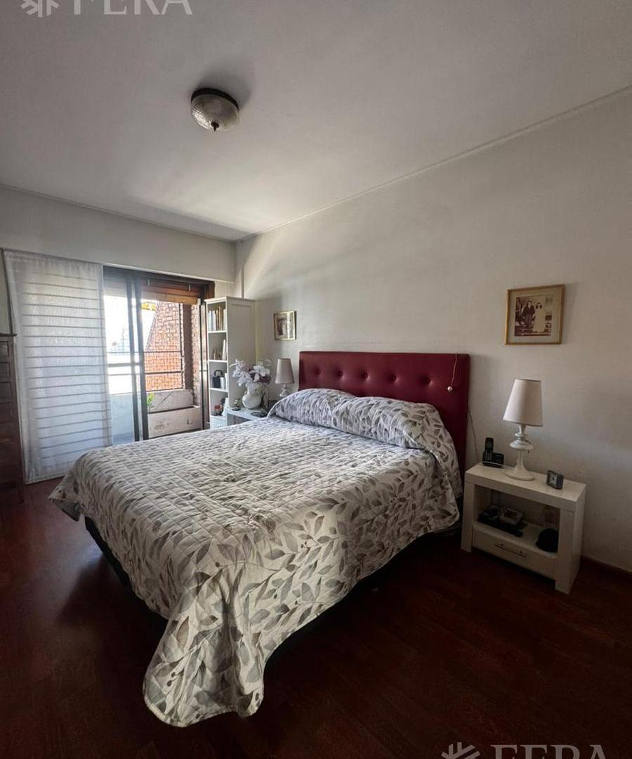 Foto de Excelente triplex con cochera doble, jardín y parrilla en Belgrano R, imagen 4
