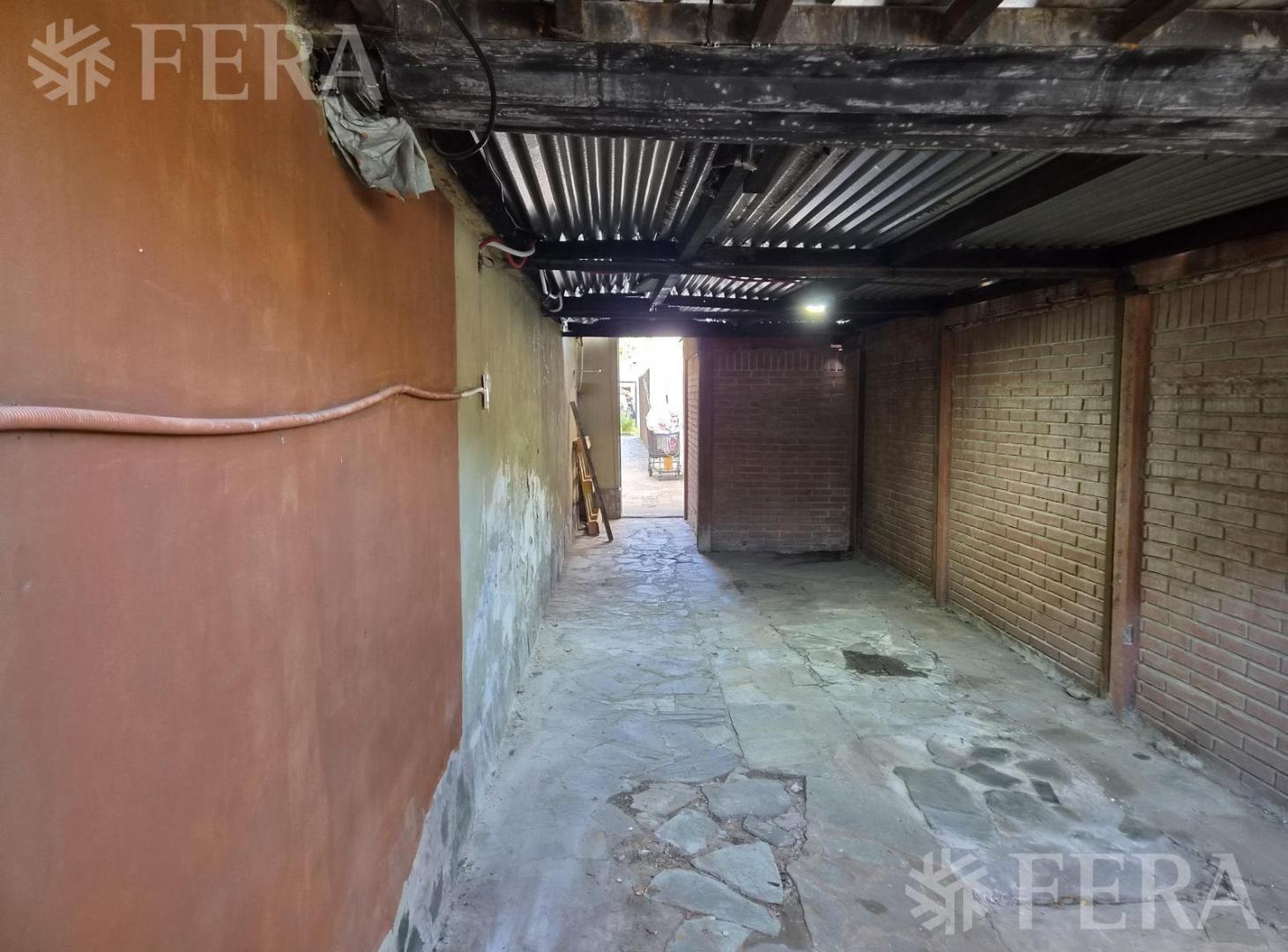 Foto de Venta PH 3 ambientes con patio en Bernal Oeste, imagen 2
