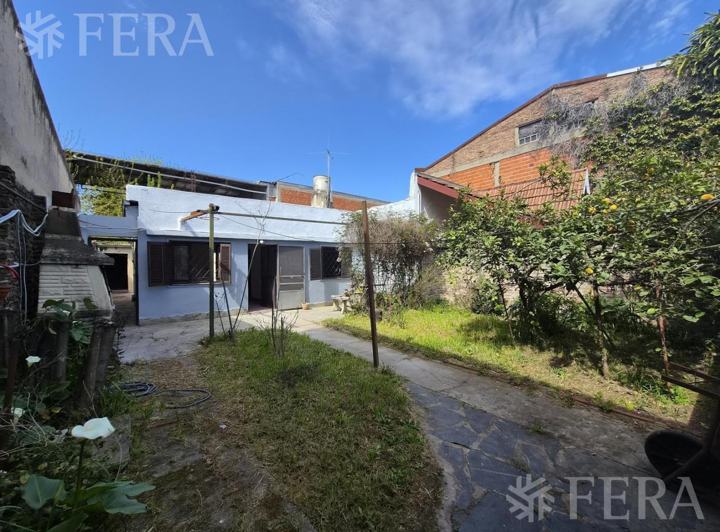 Foto de Venta PH 3 ambientes con patio en Bernal Oeste, imagen 1