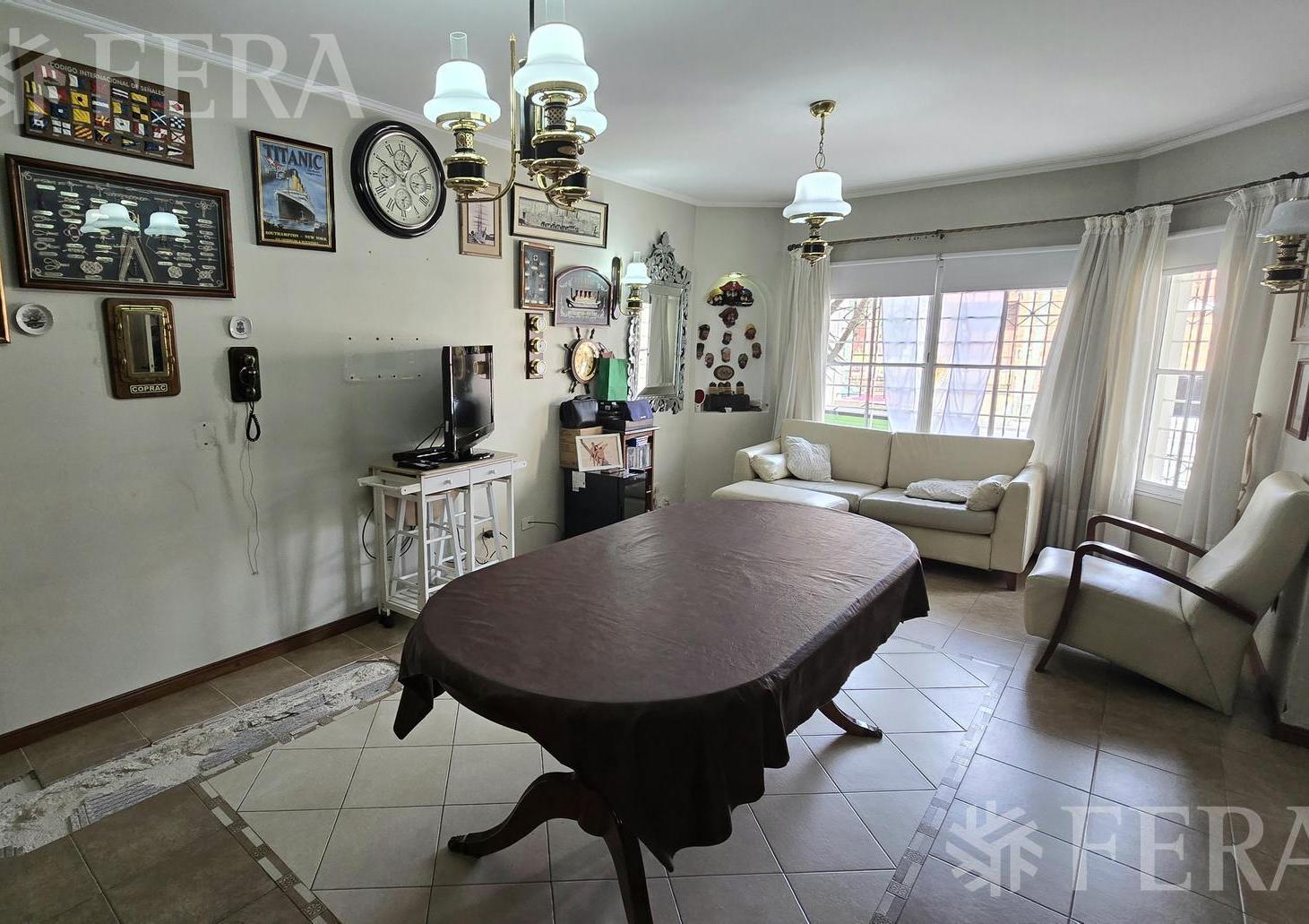 Foto de Venta casa 4 ambientes con cochera y piscina en Wilde, imagen 3