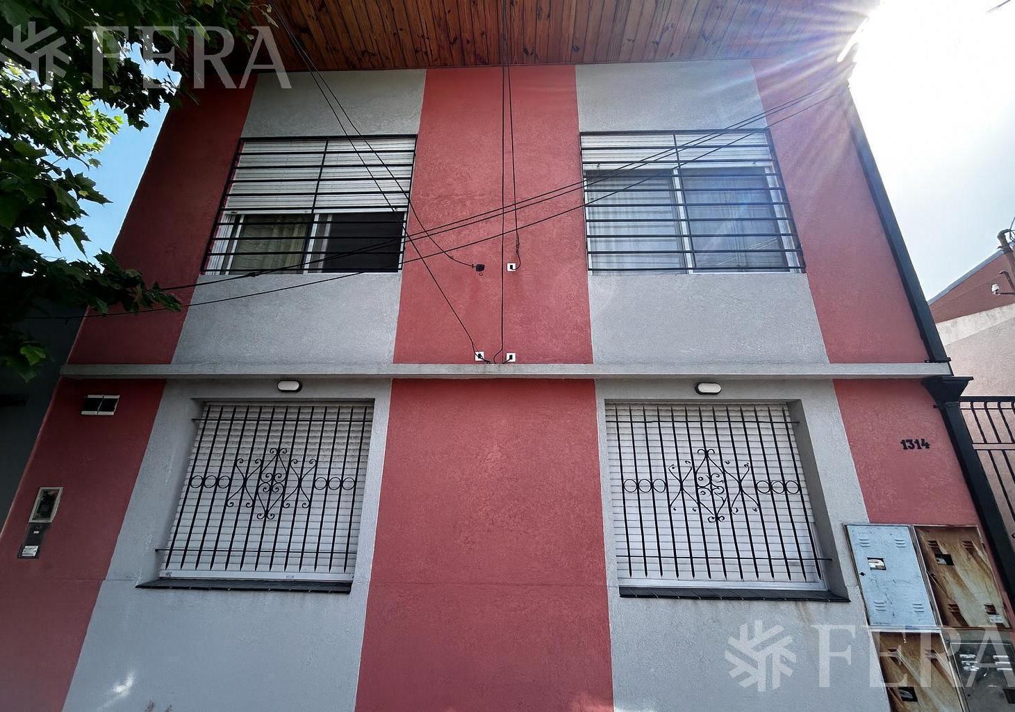 Foto de Venta de PH 2 ambientes con patio en Bernal Oeste, imagen 1