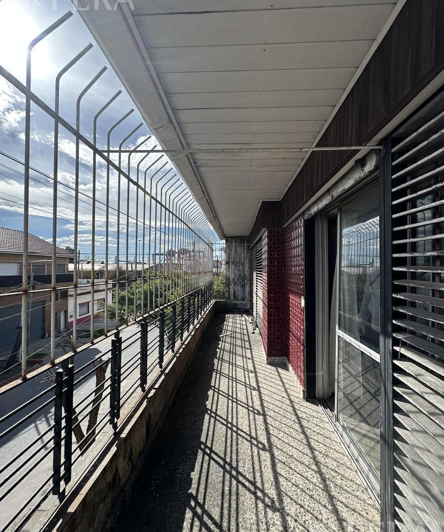 Foto de Venta galpón con departamento en Dock Sud, imagen 5