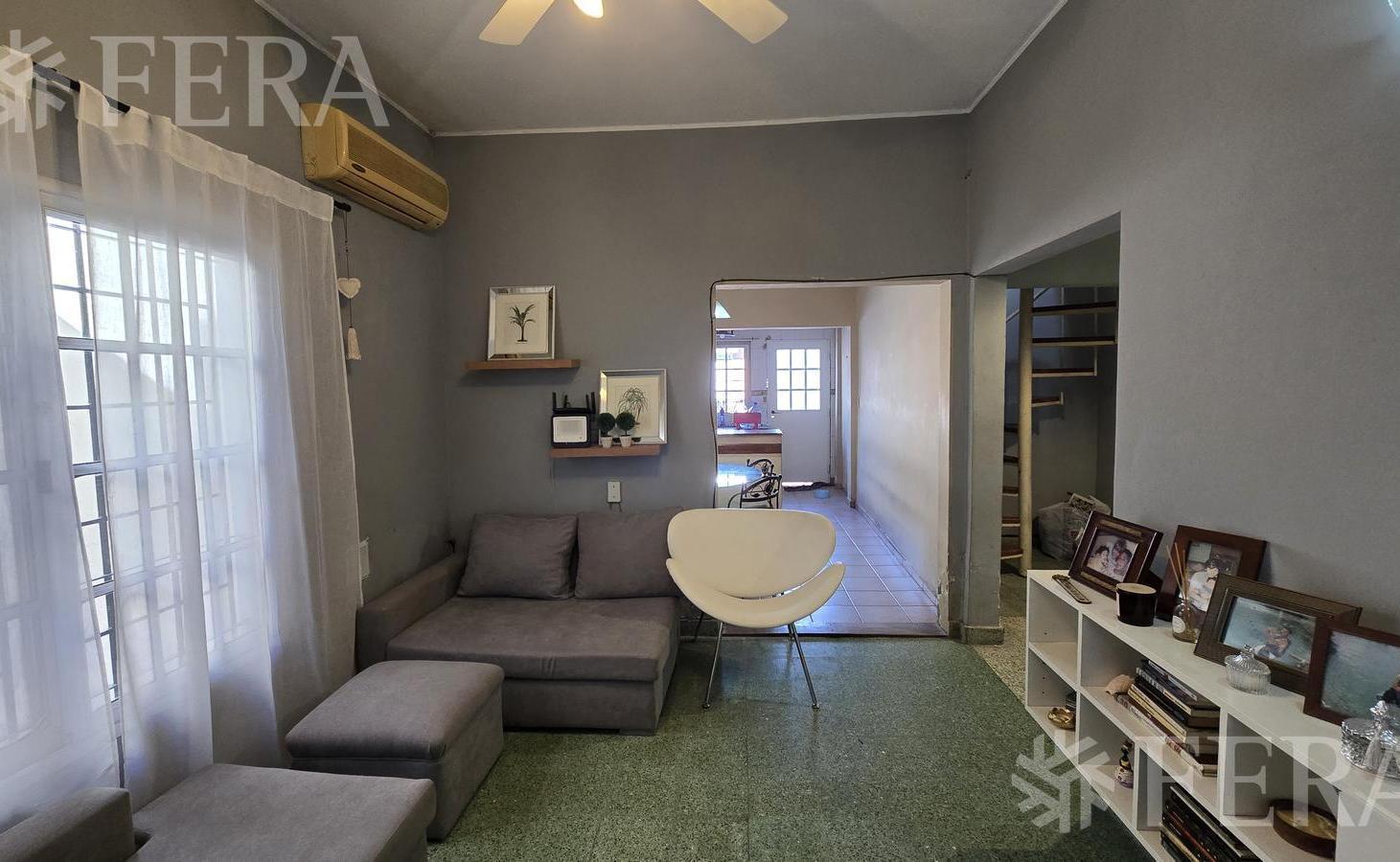 Foto de Venta casa 4 ambientes con cochera y piscina en Bernal, imagen 4