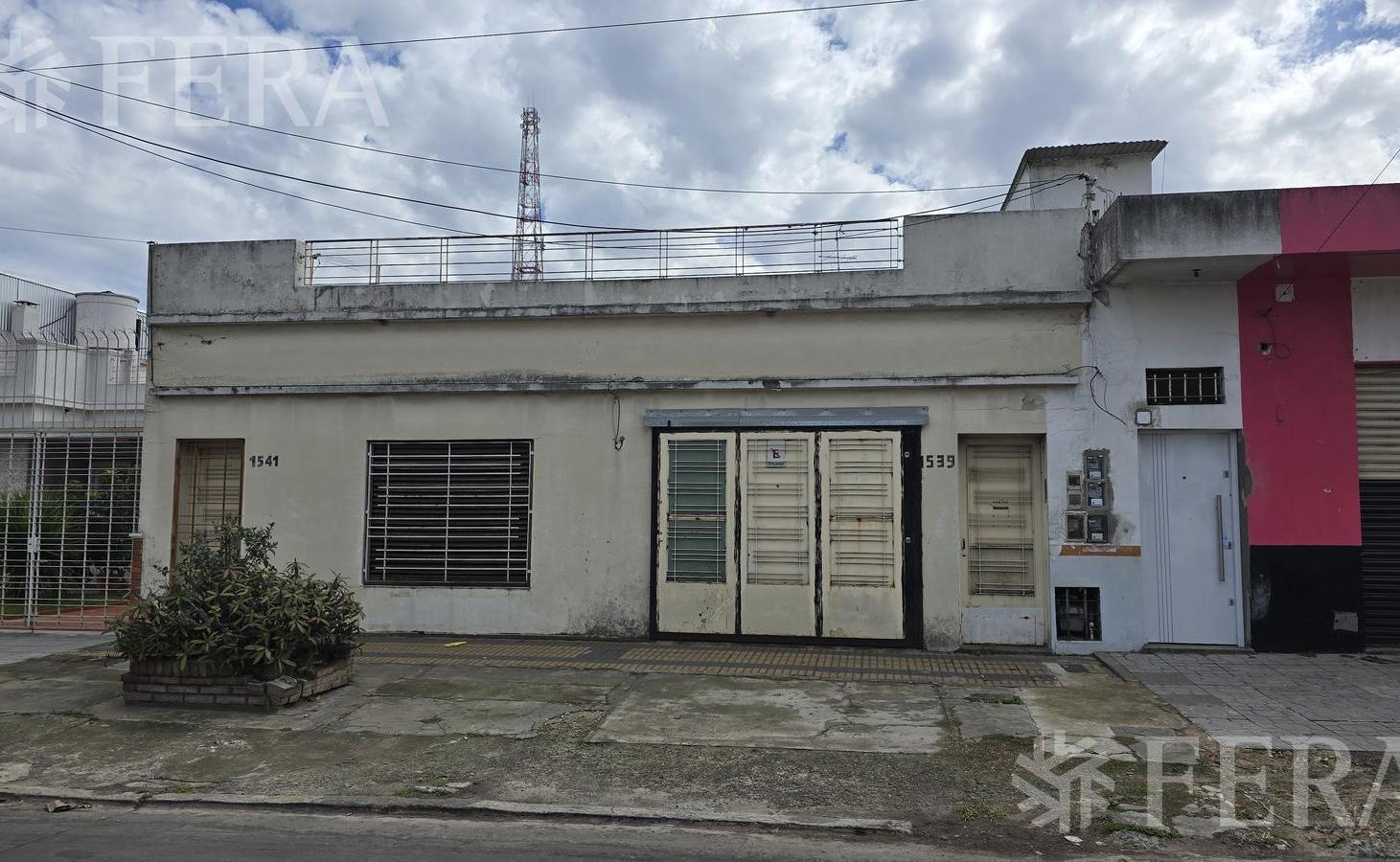 Foto de Venta casa 4 ambientes con cochera en Monte Chingolo, imagen 1