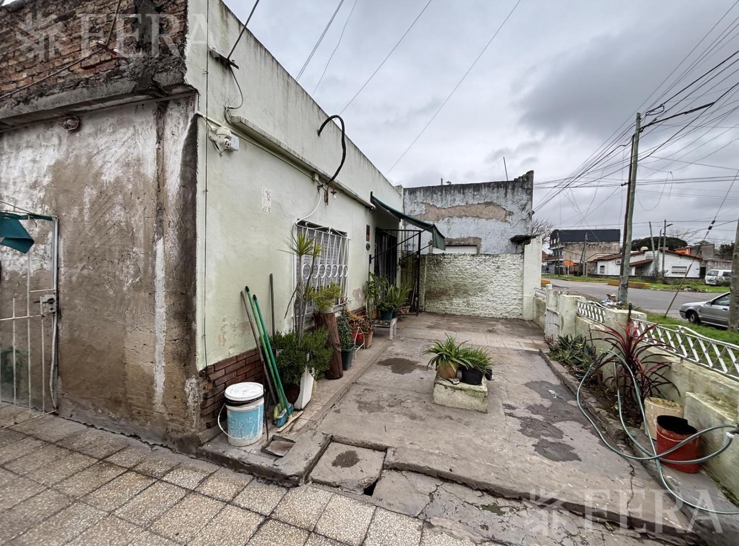 Foto de Venta casa 3 ambientes con cochera en Temperley Este, imagen 3