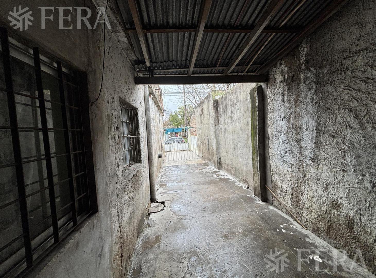 Foto de Venta casa 3 ambientes con cochera en Temperley Este, imagen 4