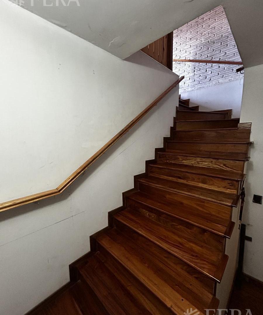Foto de Venta Casa con local de 4 ambientes con patio en Florencio Varela, imagen 2