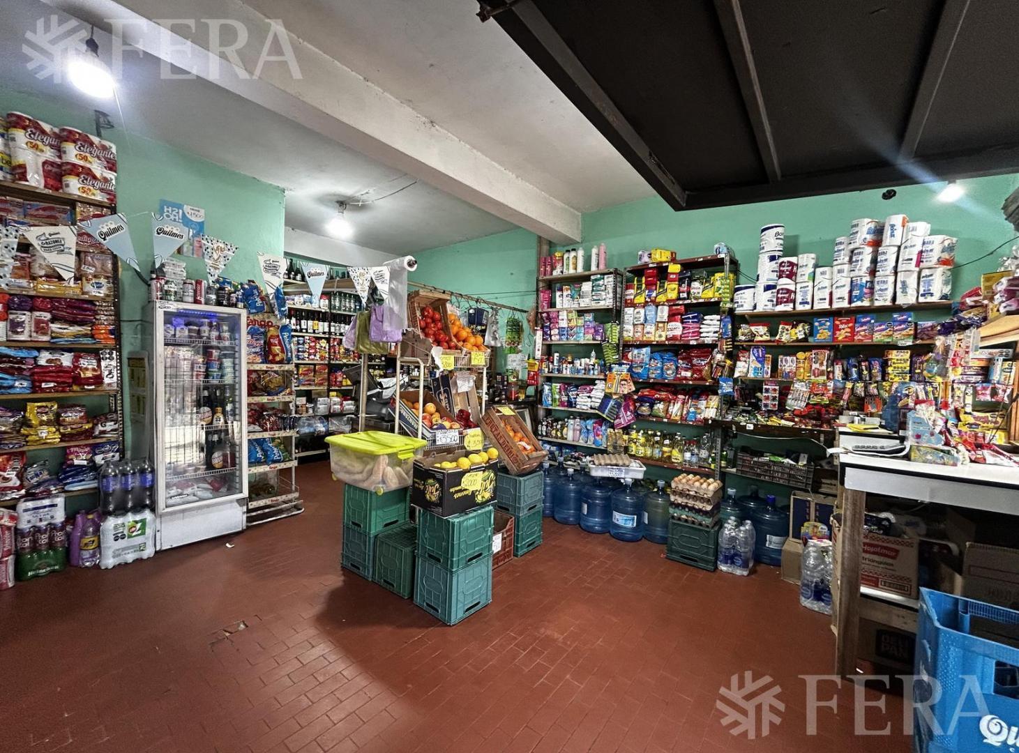 Foto de Venta Casa con local de 4 ambientes con patio en Florencio Varela, imagen 4