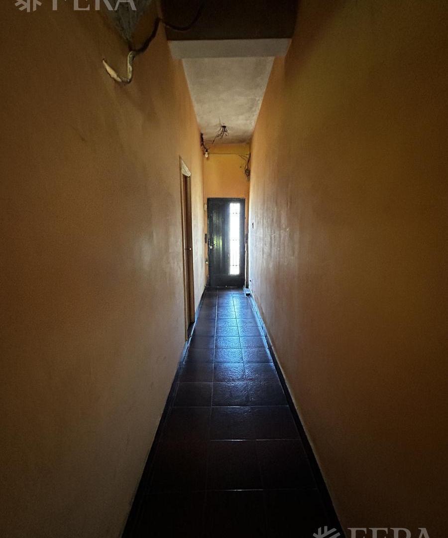 Foto de Venta Casa con local de 4 ambientes con patio en Florencio Varela, imagen 3
