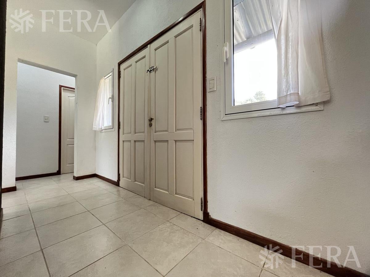 Foto de Casa de 4 ambientes con galería y fondo libre en Barrio Senderos II, imagen 2