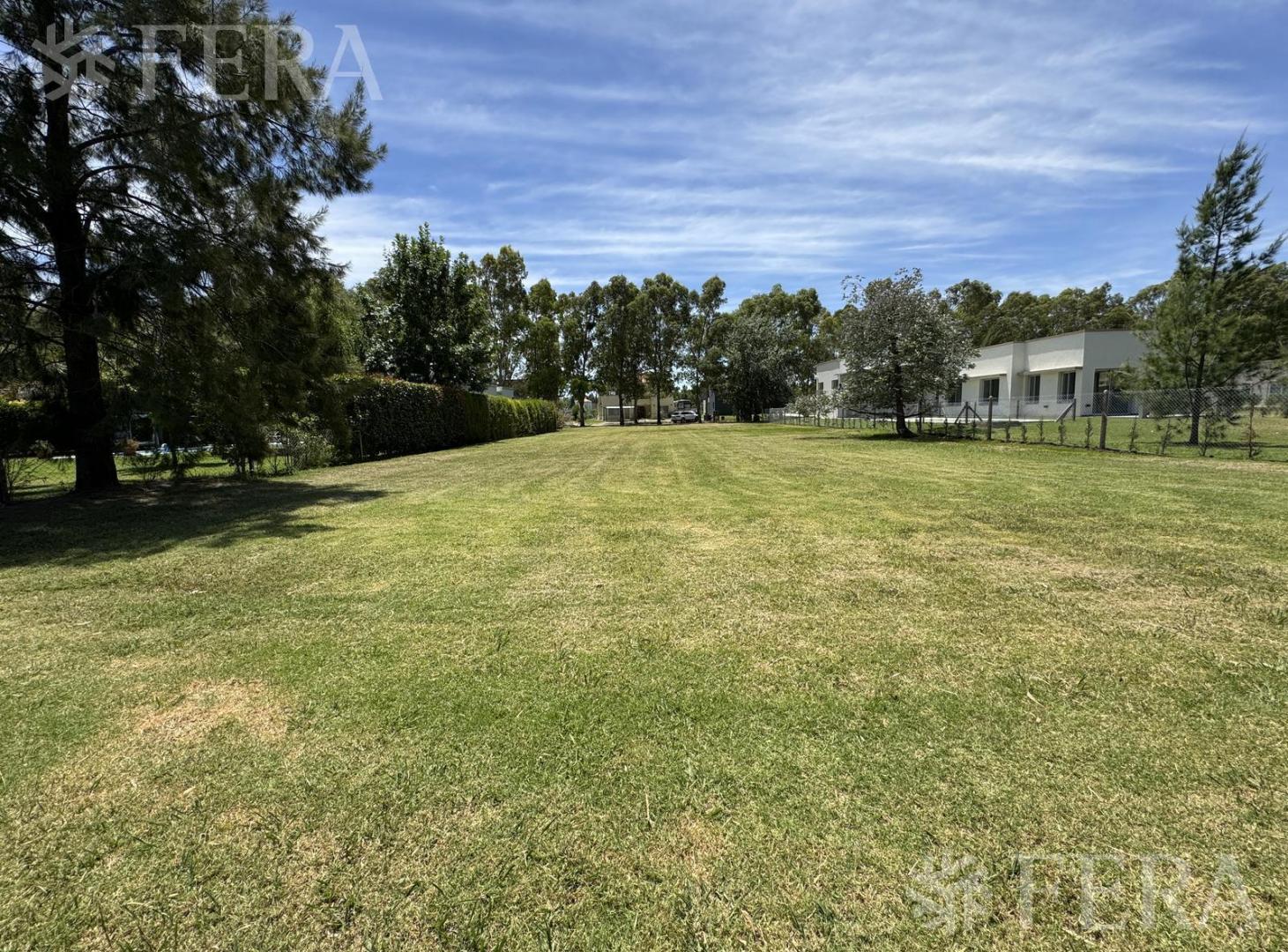 Foto de Venta terreno de 1263,83mts en Club Miralagos II - La Plata, imagen 3